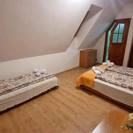 U Skrajnioka ゲストハウス Czerwienne